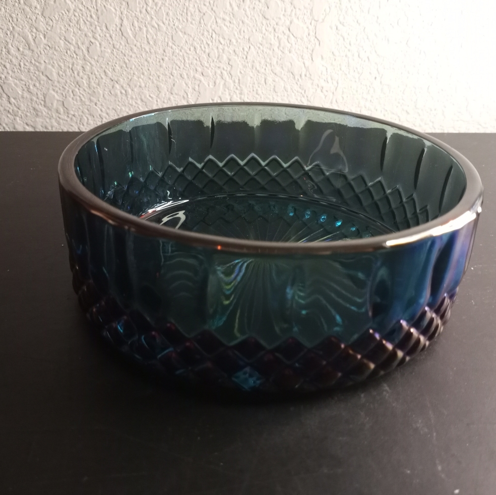 VTG Indiana Glass Blue/Amethyst Carnival Glass 6" Sunburst Pattern Bowl.